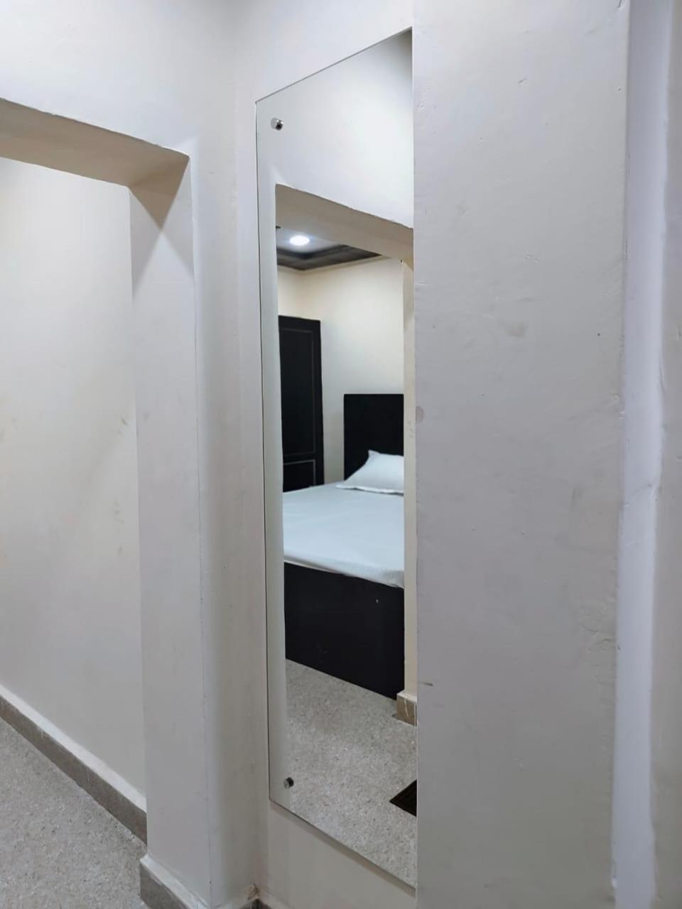 Hotel Crystal Dreams Mathura Dış mekan fotoğraf