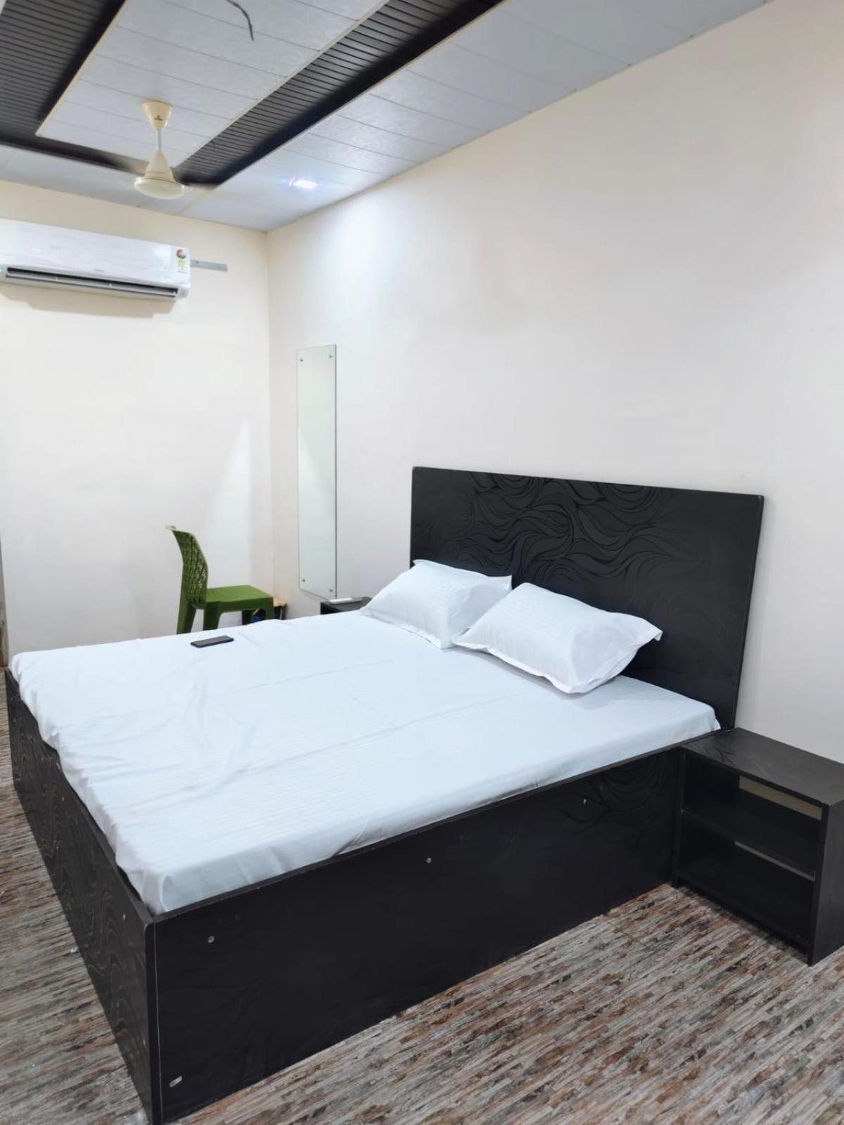 Hotel Crystal Dreams Mathura Dış mekan fotoğraf